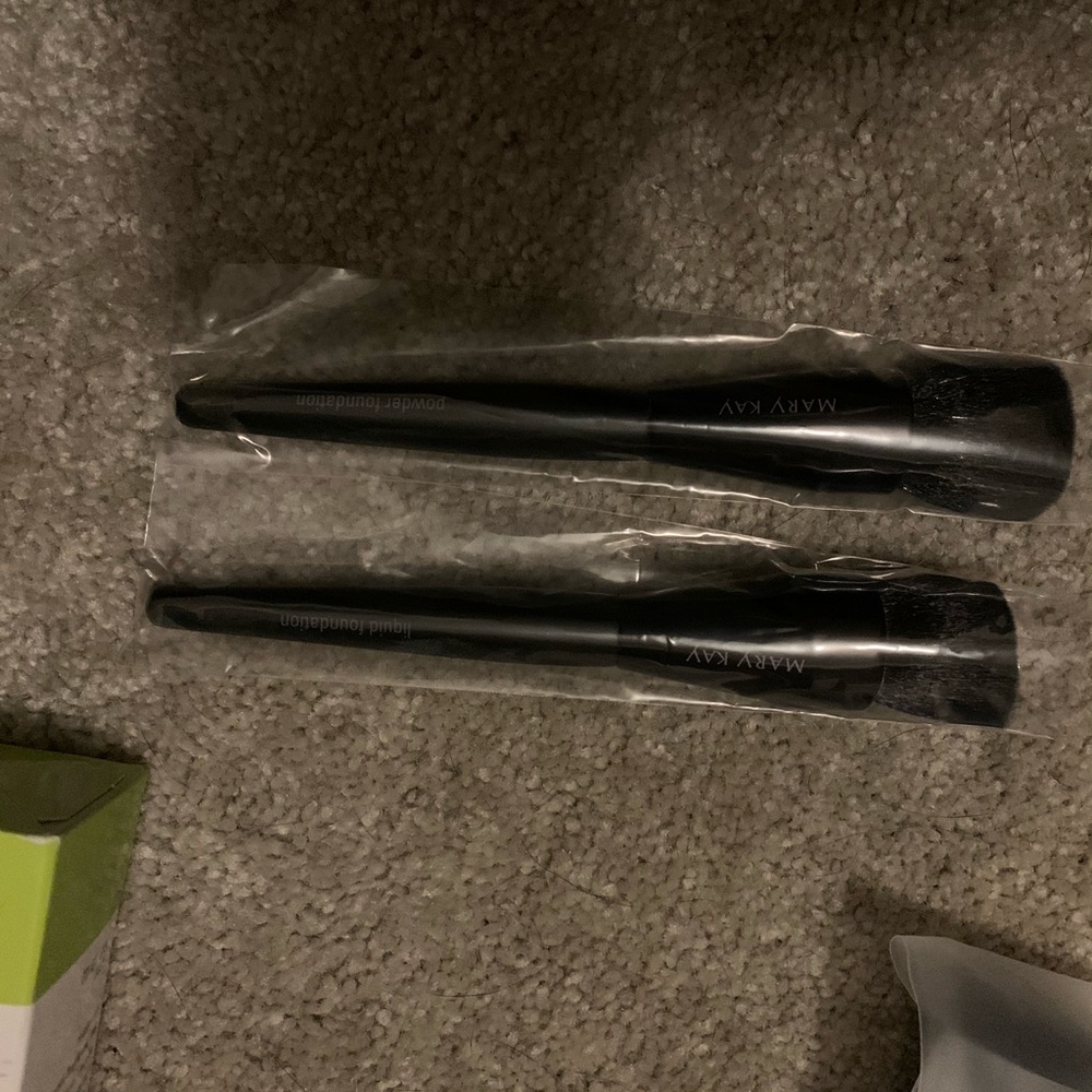 Mary Kay brush set